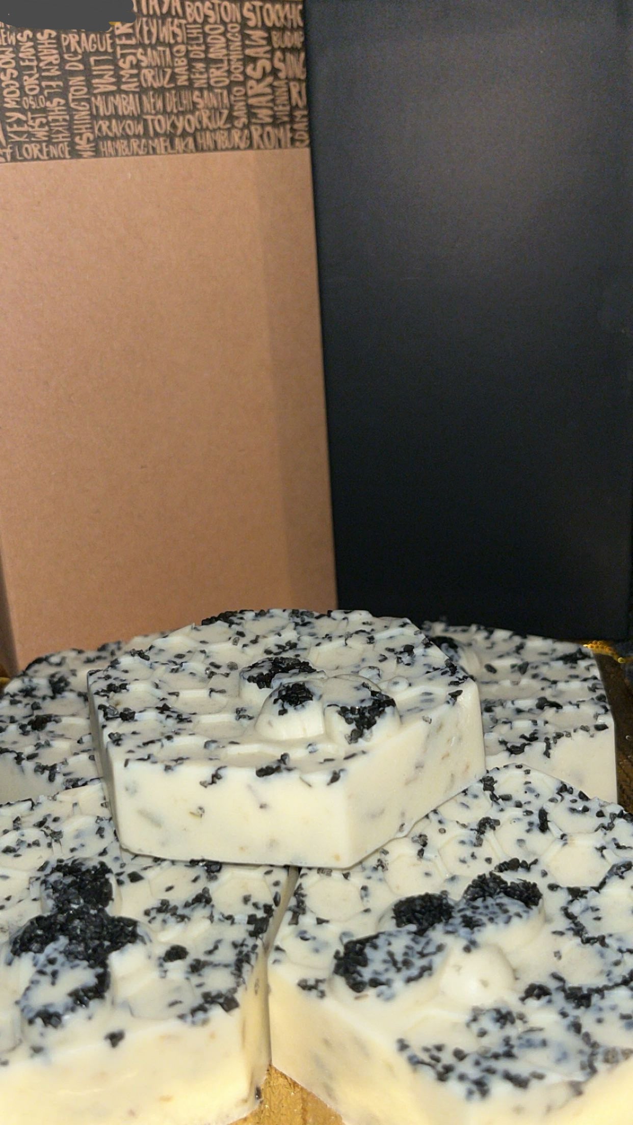 Black Hawaiian Salt Scrub w/ Peppermint Leaf (Soap)