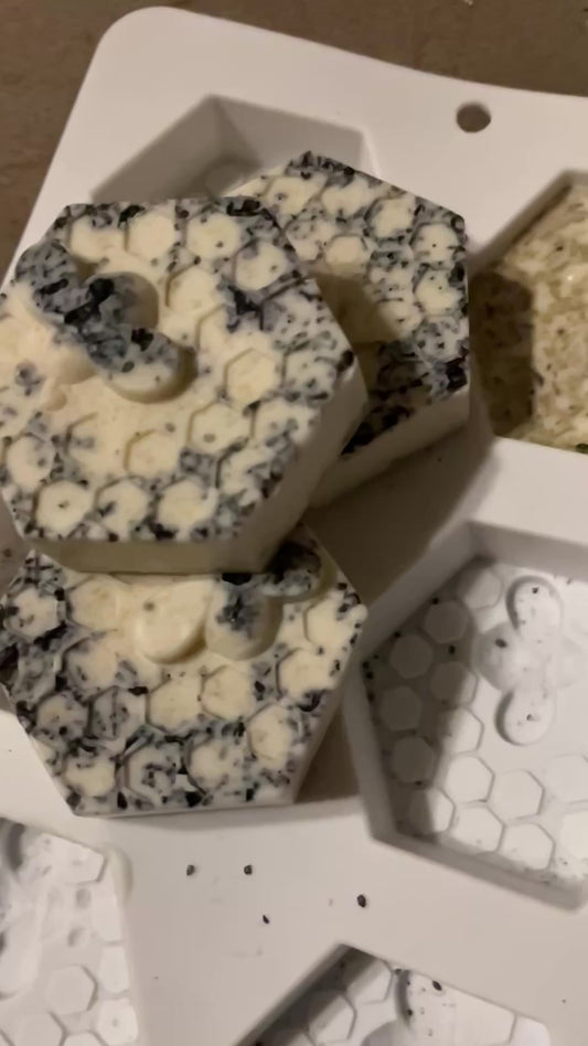 Black Himalayan Oatmeal Scrub (Soap)